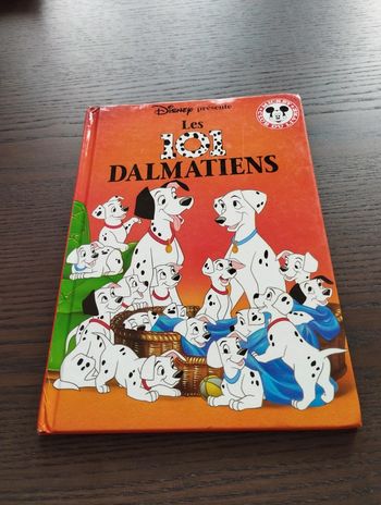 Livre les 101 dalmatiens