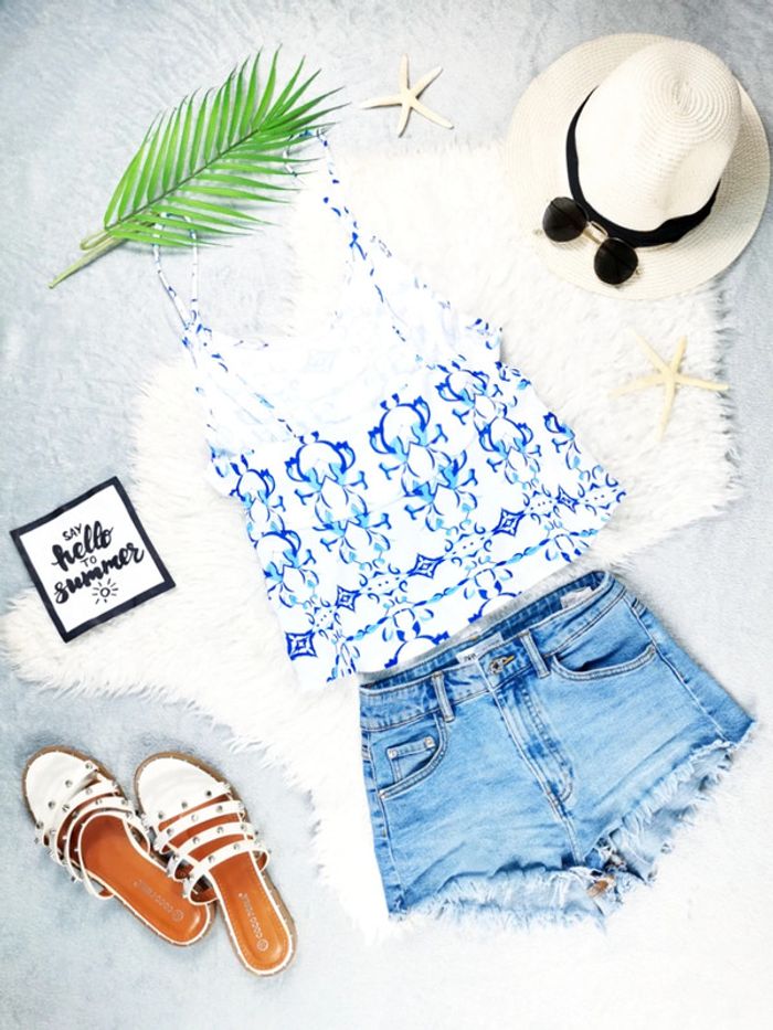 Débardeur blanc à motifs bleus-T.M ou T.38 🖤 - photo numéro 2