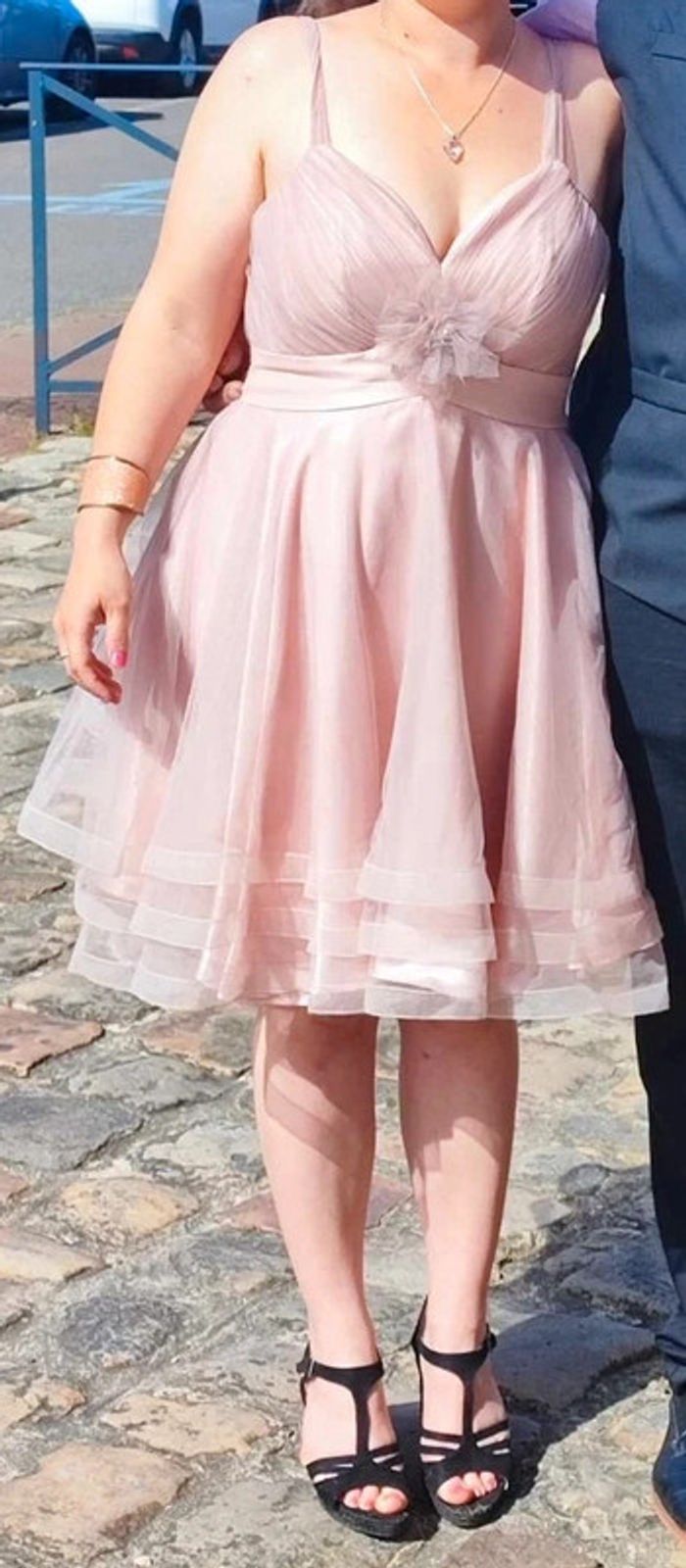 Superbe robe rose claire poudré avec écharpe tule - photo numéro 3