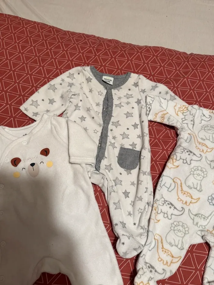 3 pyjamas mixte 1 mois - photo numéro 3