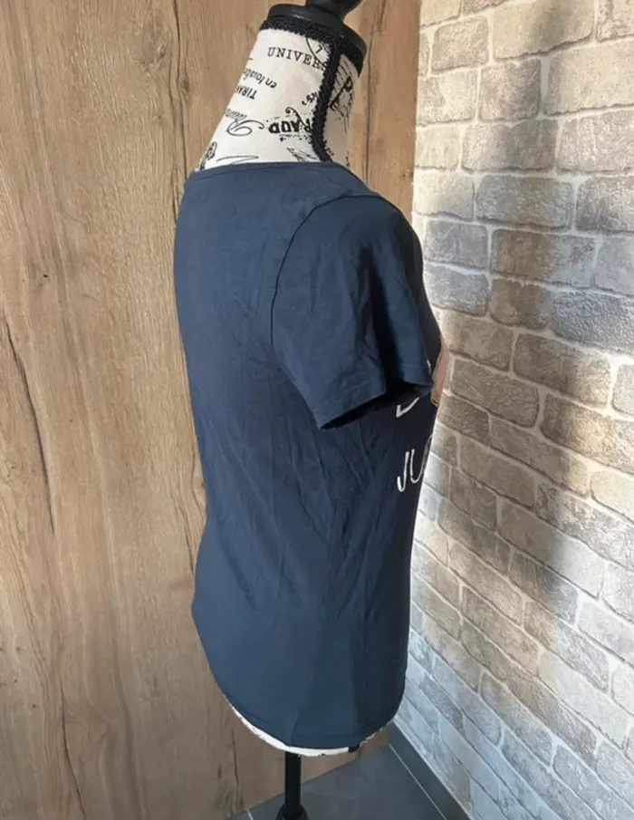 T shirt taille S - photo numéro 4