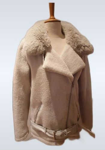 Manteau beige fausse fourrure