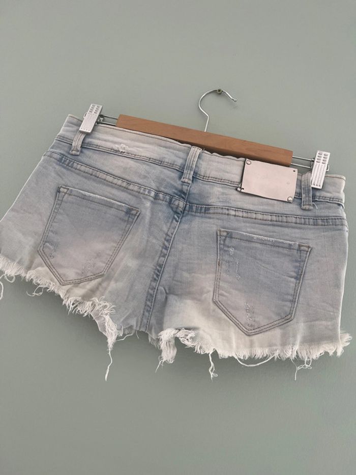 Short en jeans destroy dentelle - photo numéro 4