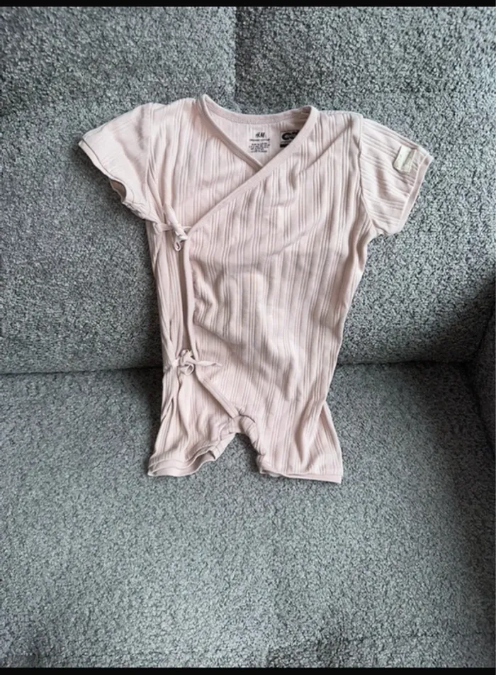 Pyjama grenouillère d’été Bodie à nouer rose pale H&M