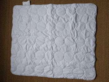 Couette lit bébé 110x125 – blanche/grise – légère & respirante