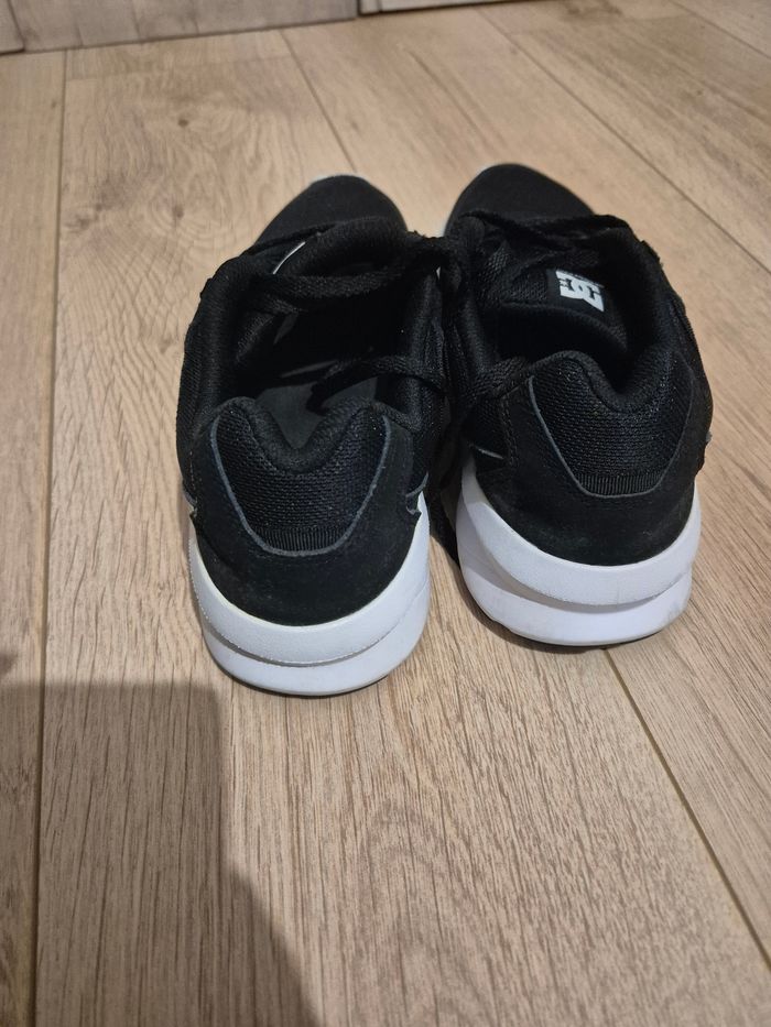 Paire DC Shoes en parfait état taille 40 - photo numéro 6