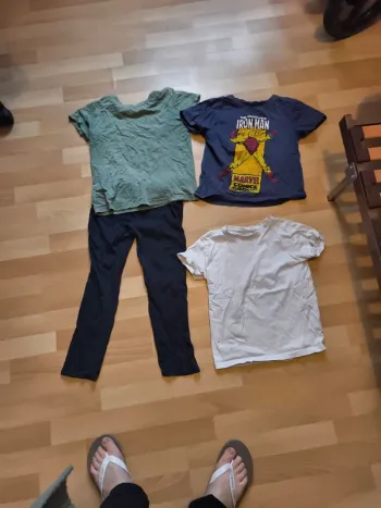 Lot tee shirt et pantalon pyjama 8 ans