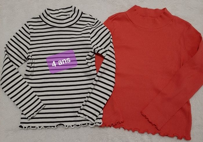2 tee-shirts col montant 4 ans