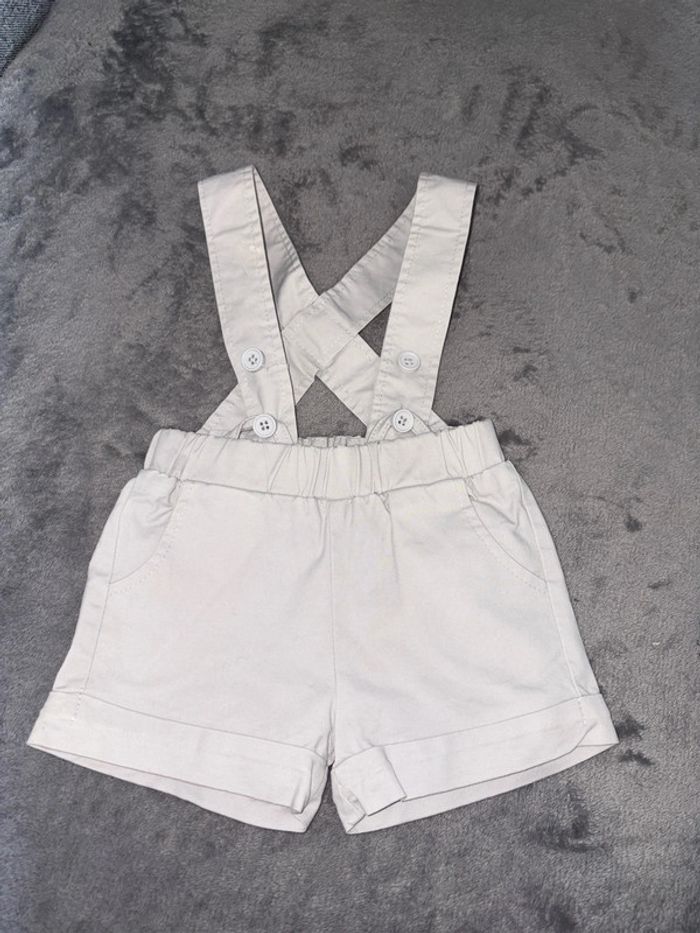 Short à bretelle