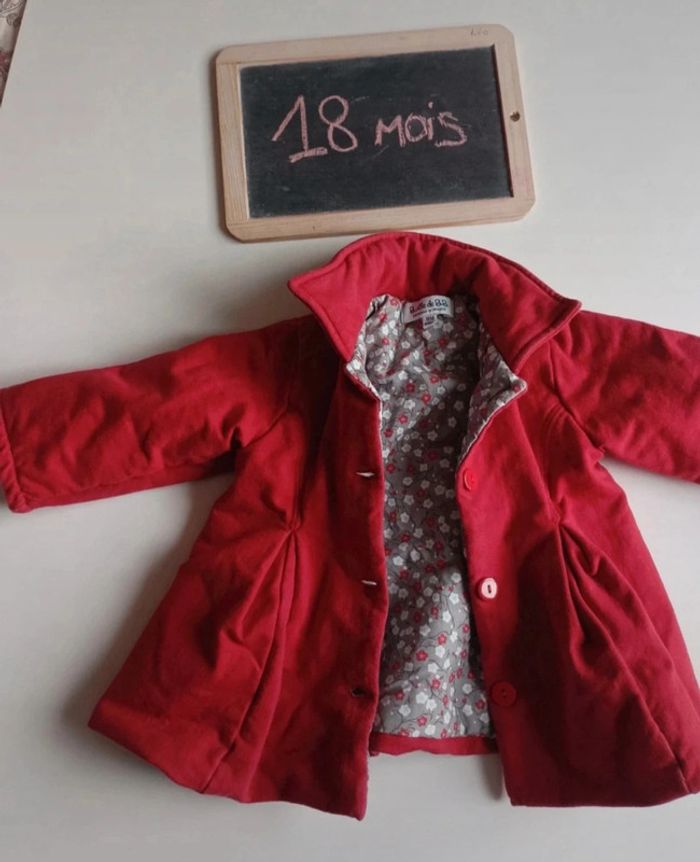 Très beau manteau Bulle de BB taille 18 mois en très bon état