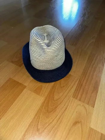 Chapeau Obaibi Taille 45 - comme neuf