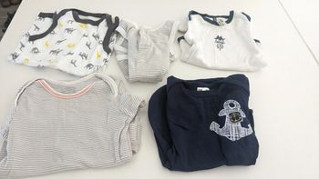 Lot body manches courtes 6 mois