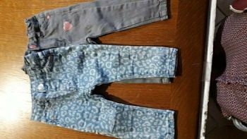 Lot de 2 jeans fille 12 mois