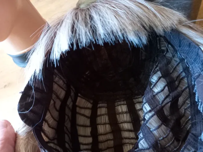 8€,Perruque coiffure - photo numéro 4