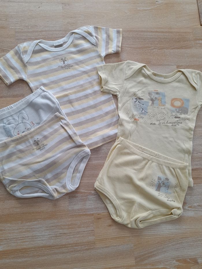 Lot Bodies 18 mois