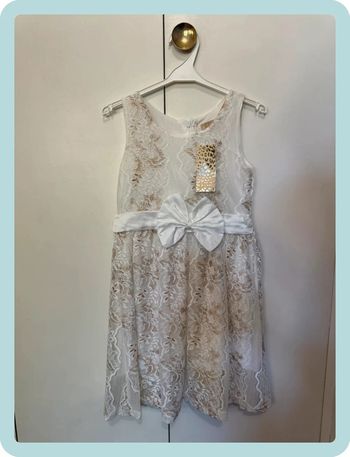 Robe en dentelle écrue