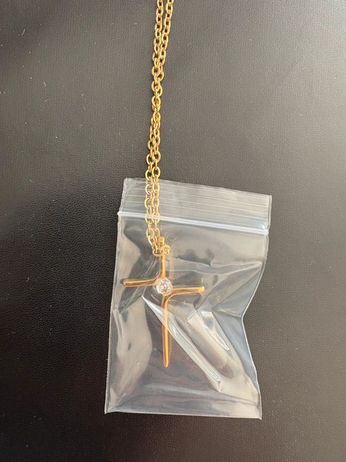 Collier doré croix chrétienne – Neuf – Élégant et discret - photo numéro 3