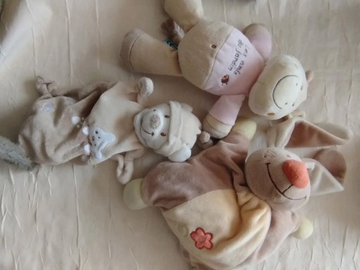 Lot de peluches un doudou une peluche et une peluche avec bille intérieur - photo numéro 2