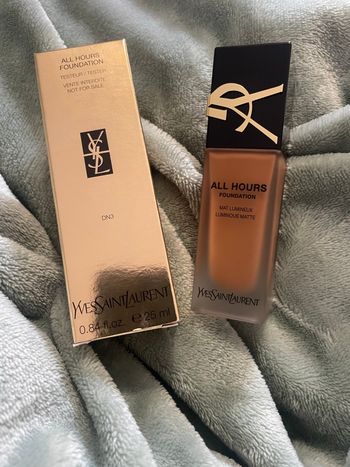 Fond de teint Yves Saint Laurent All Hours Foundation DN3