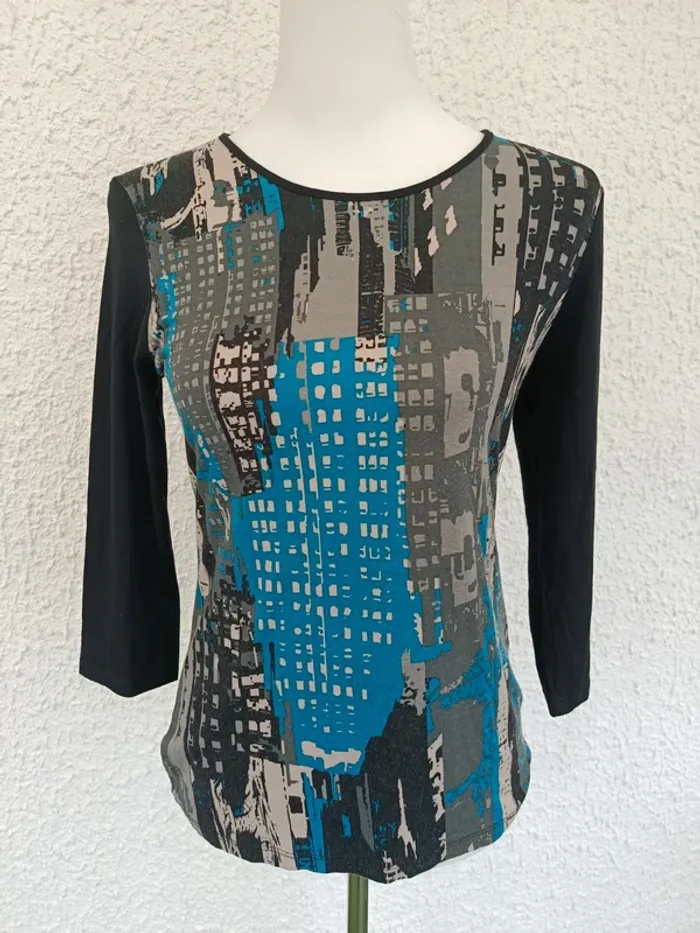 T-shirt manches 3/4 Damart taille 38/40 noir a motifs