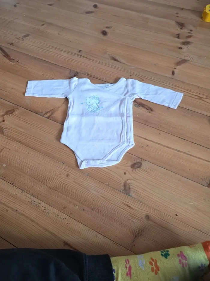 Lot de 5 vêtements 6 mois. - photo numéro 8