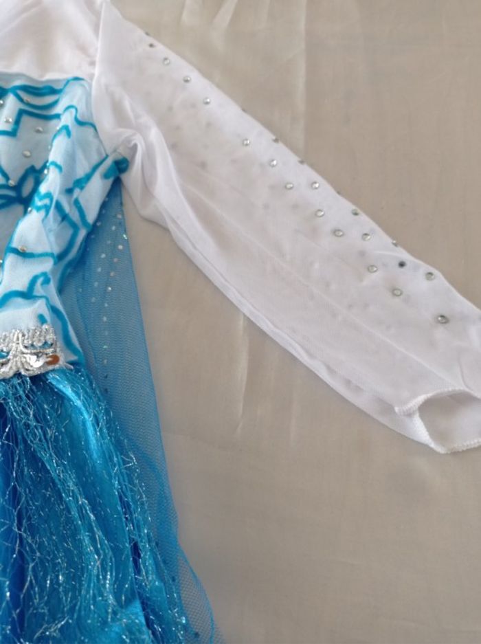 Déguisement princesse elsa et sa traîne 7ans - photo numéro 6