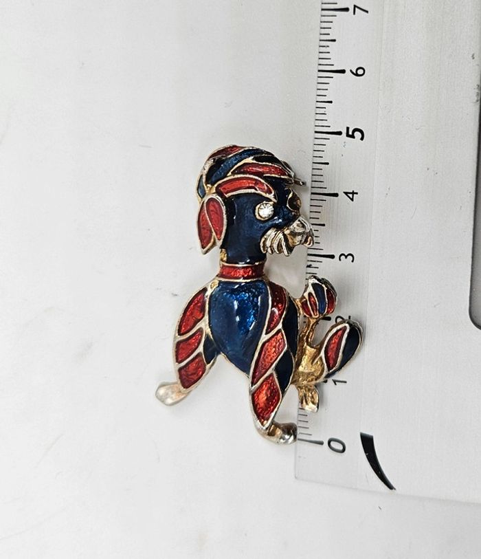 Broche.
Chien. - photo numéro 8