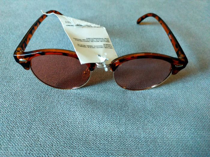 Lunettes de soleil écaille – Neuf avec étiquette - photo numéro 2