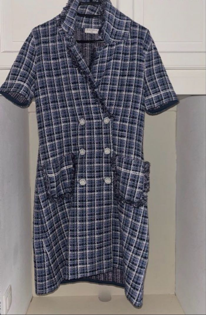 ROBE SANDRO BELLE FINITIONS PRIX MAGASIN 295€ - photo numéro 2