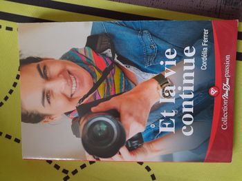 Et la vie continue