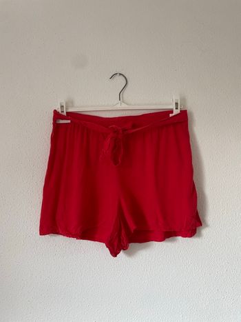 mini short rouge ceinture intégrée 