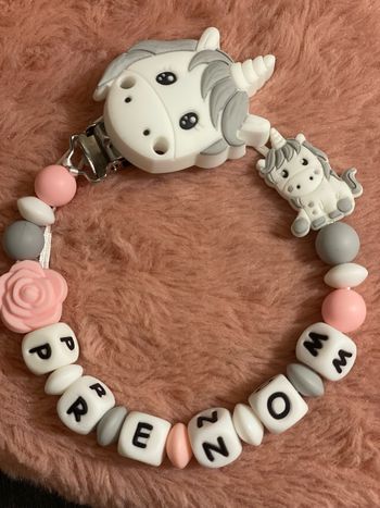 Attache tétine licorne