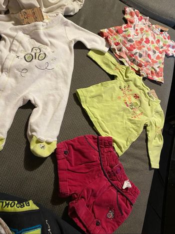 Lot bébé fille, trois mois