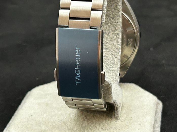 Montre pour homme Tag Heuer Formule 1 cadran noir 43 mm - photo numéro 3