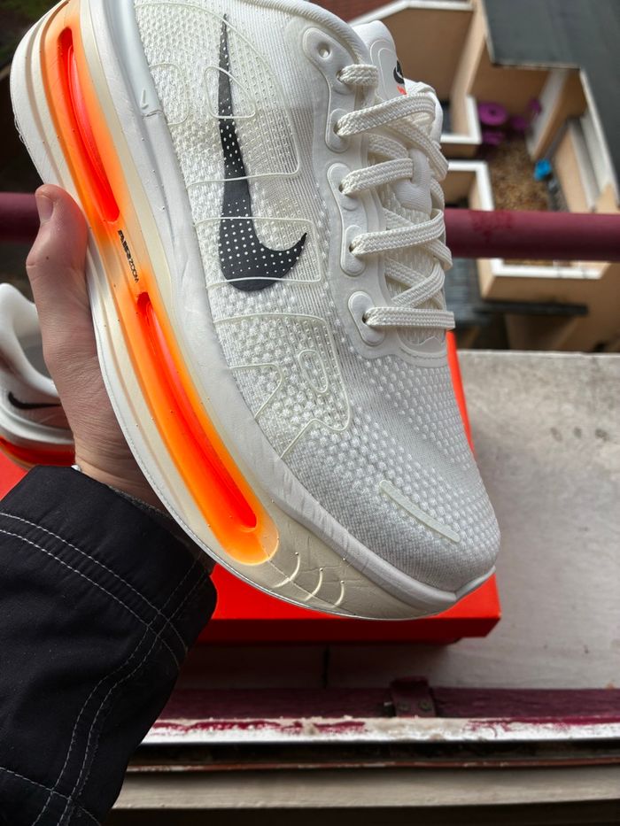 Nike Vomero Premium Sail/Coconut Milk/Total Orange/Black - Taille 42 - Neuves - photo numéro 7