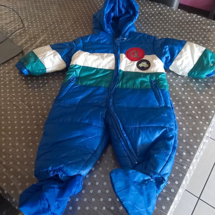 Vêtement de pluie neuf