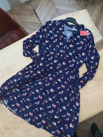 Robe femme taille 38 M bleu marine à fleurs neuve étiqueté