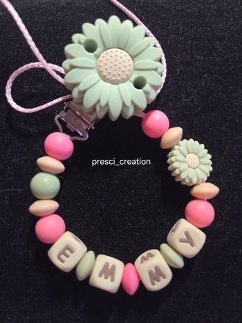 Attache tétine silicone fleurs