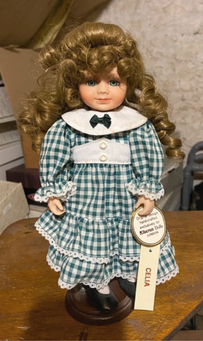 Poupée de collection Célia de Alberon