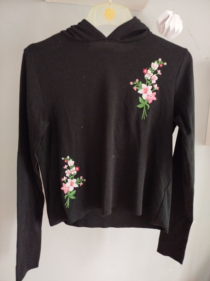 Sweat à capuche noir fleuri taille XS