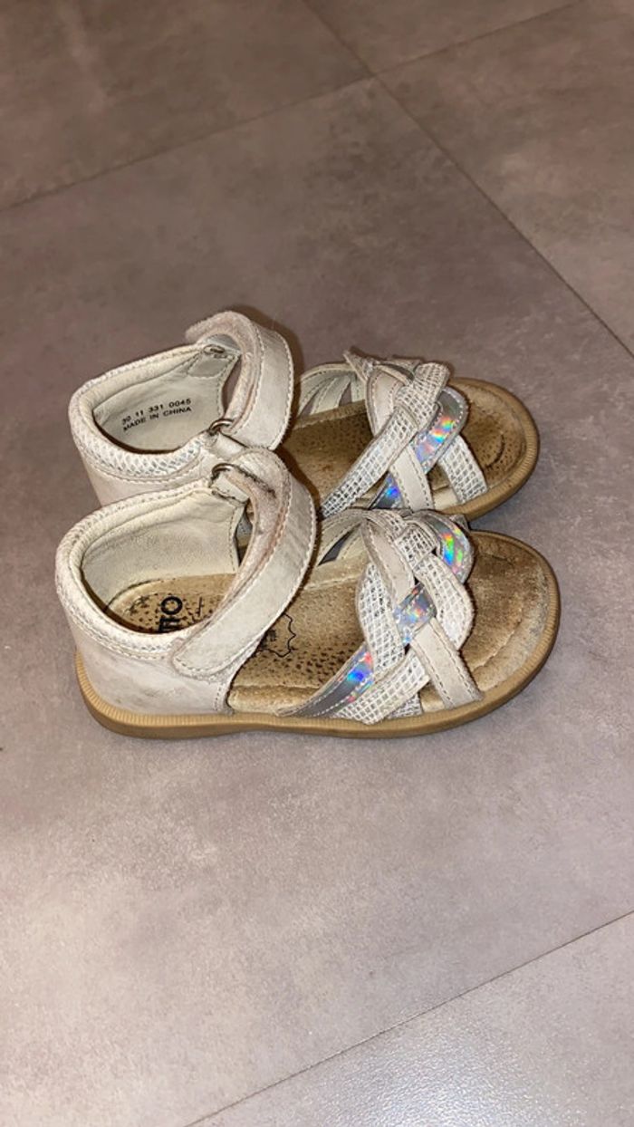 Sandales blanches - photo numéro 2