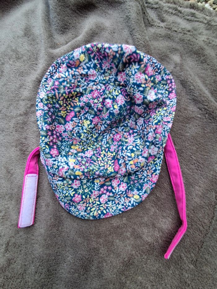 Casquette avec visière bébé