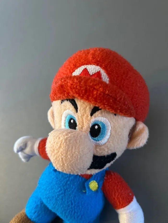 Peluche Mario Nintendo - photo numéro 2
