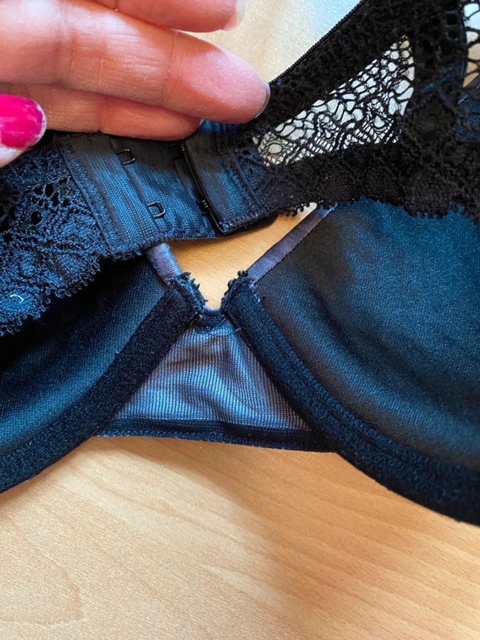 Soutien gorge Bruno Banani Taille EUR 75 D = 90 D - photo numéro 3