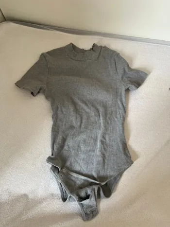 Body gris