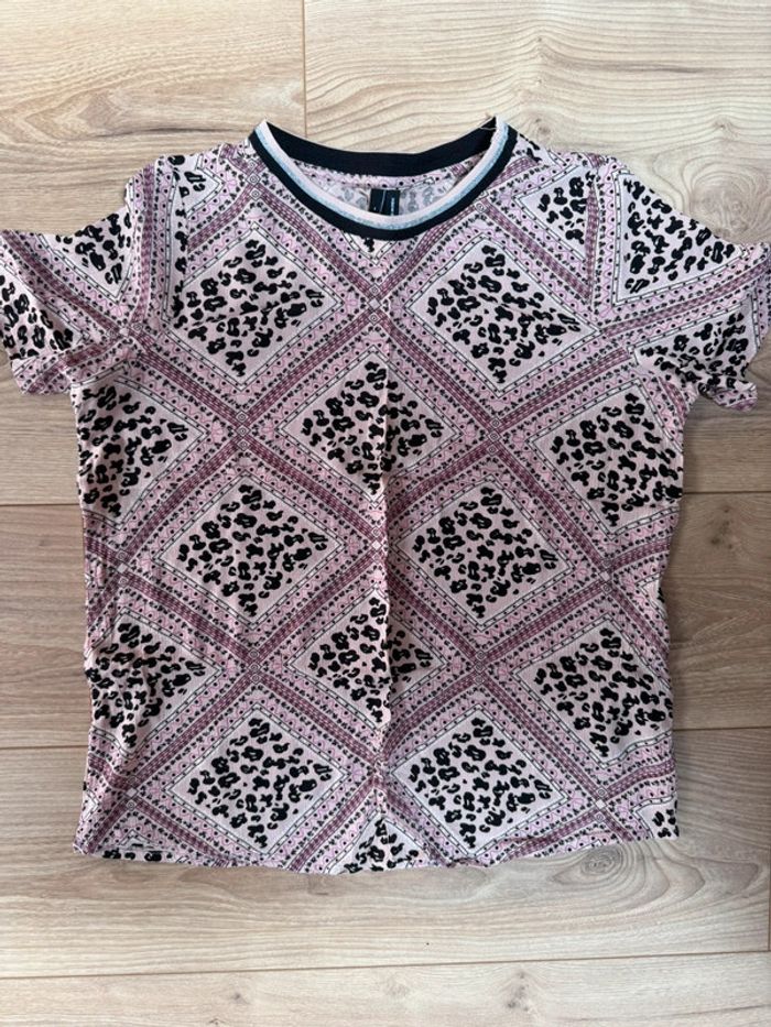 T-shirt rose et noir losanges et léopard Vero Moda T36 TBE - photo numéro 2