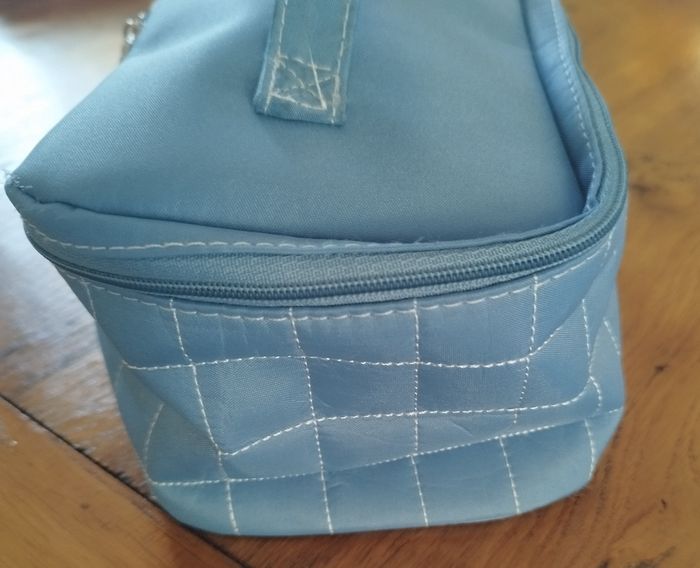 Trousse de toilette bébé bleu clair souple - photo numéro 5