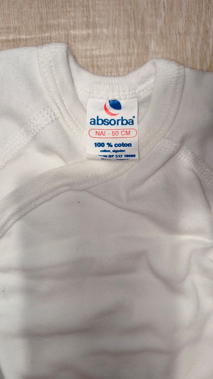 Lot de bodies bébé  taille 0 - 1 mois - photo numéro 3