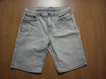 Bermuda en jeans gris Homme ou Ado Taille 40 - Etat NEUF