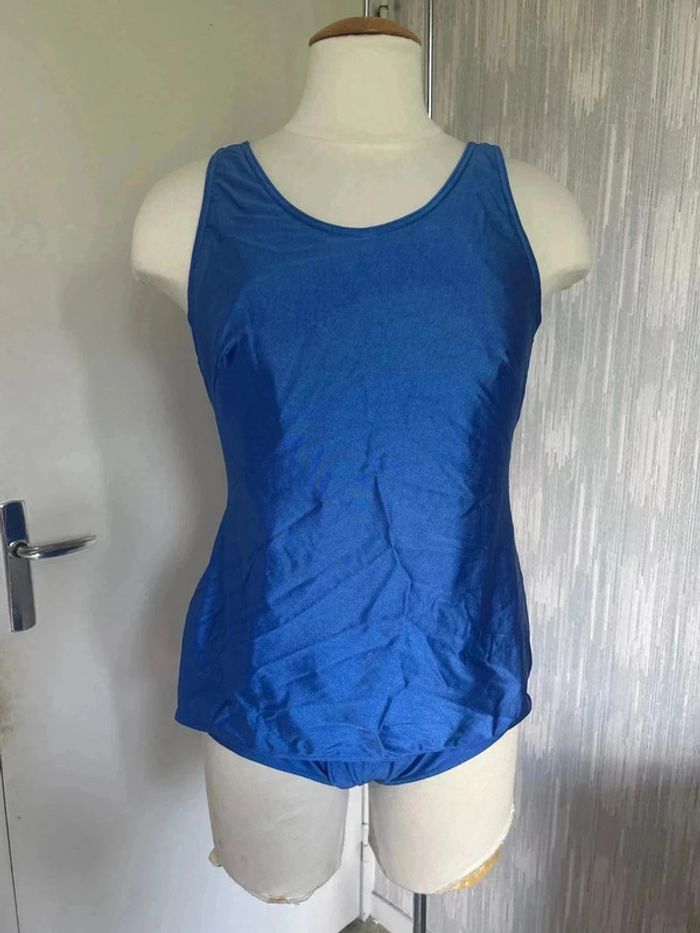 Maillot de bain 1 pièce taille 52 marque daxon•